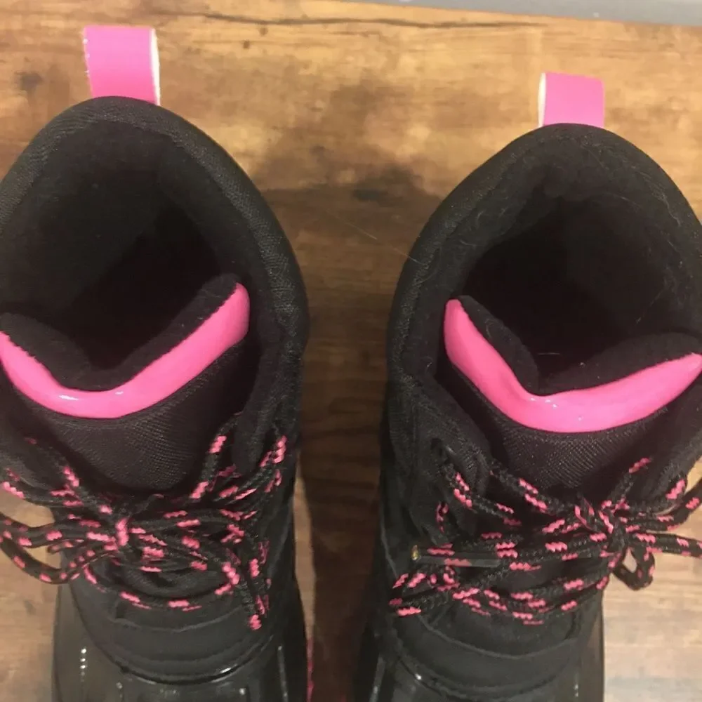 Sugar size 6 waterproof rain duck boots pink black